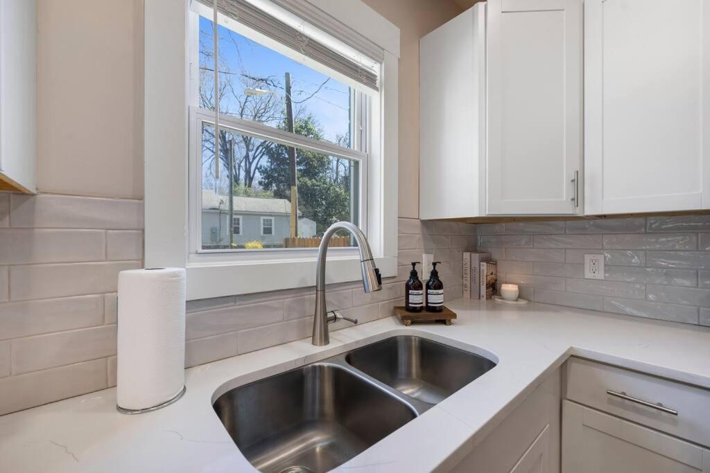 Brand New Cozy Modern Bungalow W/Hot Tub+Movieroom 7 Min From Uptown Charlotte Exterior foto