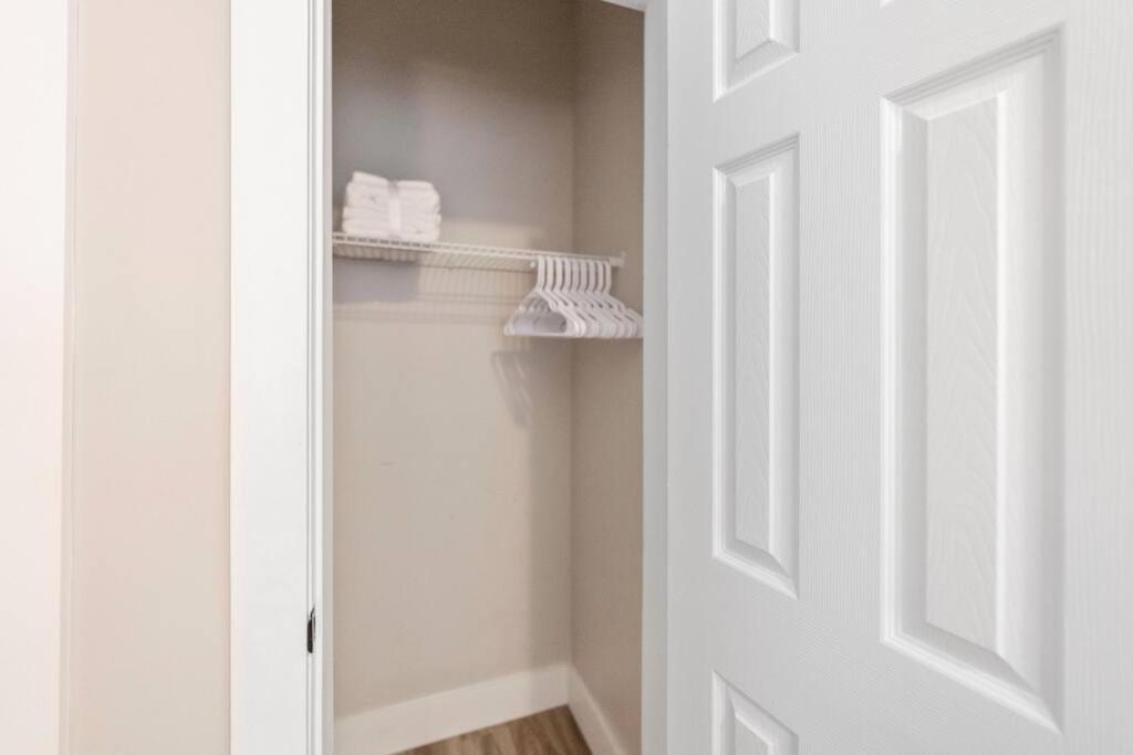 Brand New Cozy Modern Bungalow W/Hot Tub+Movieroom 7 Min From Uptown Charlotte Exterior foto