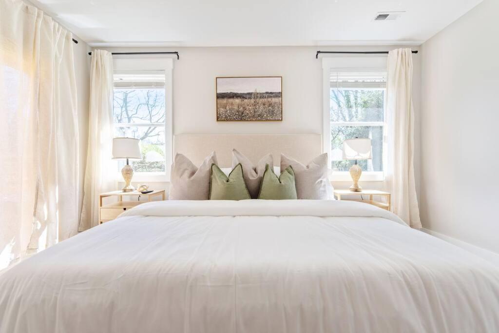 Brand New Cozy Modern Bungalow W/Hot Tub+Movieroom 7 Min From Uptown Charlotte Exterior foto