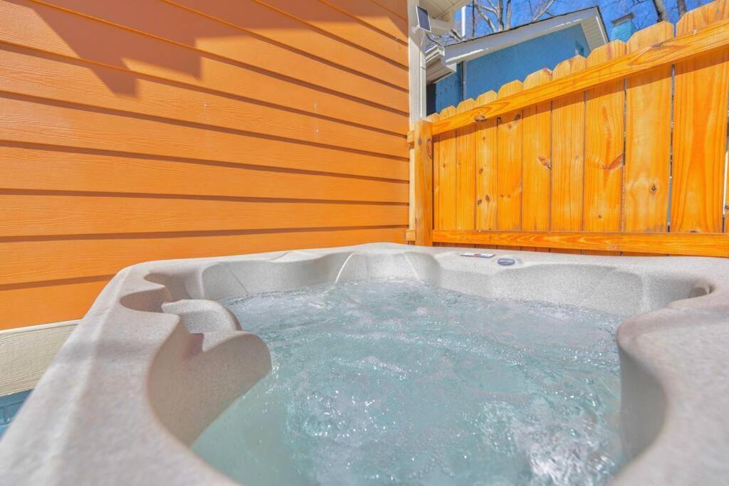 Brand New Cozy Modern Bungalow W/Hot Tub+Movieroom 7 Min From Uptown Charlotte Exterior foto