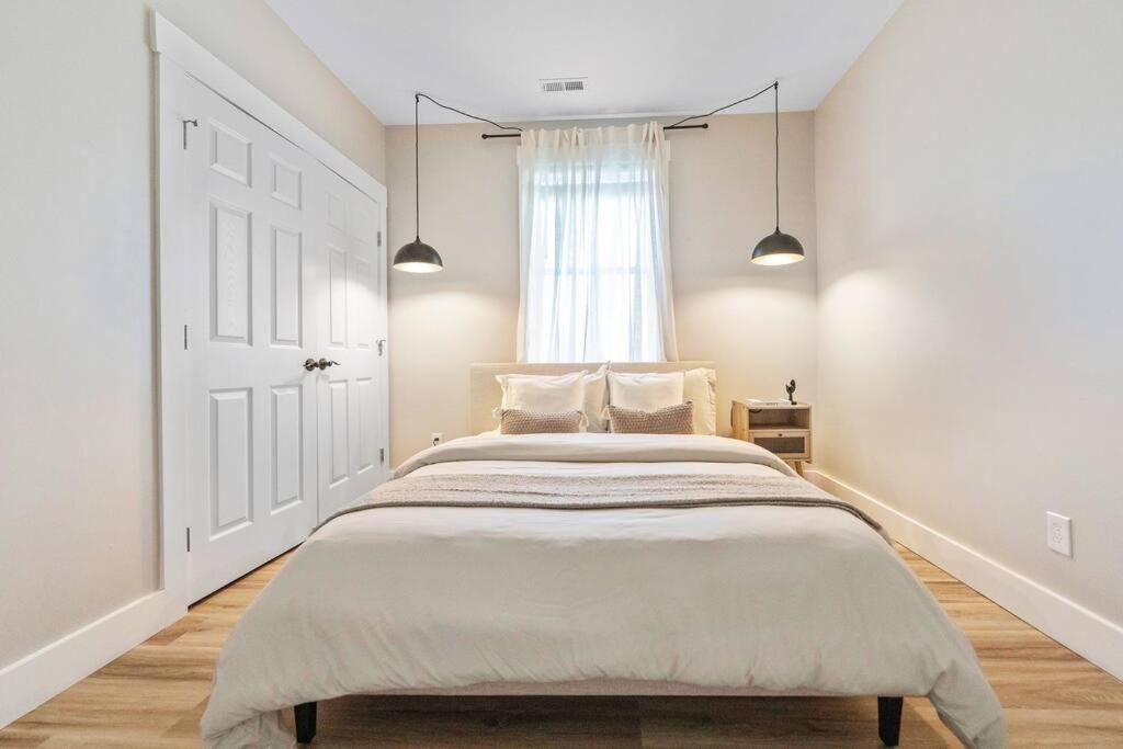 Brand New Cozy Modern Bungalow W/Hot Tub+Movieroom 7 Min From Uptown Charlotte Exterior foto